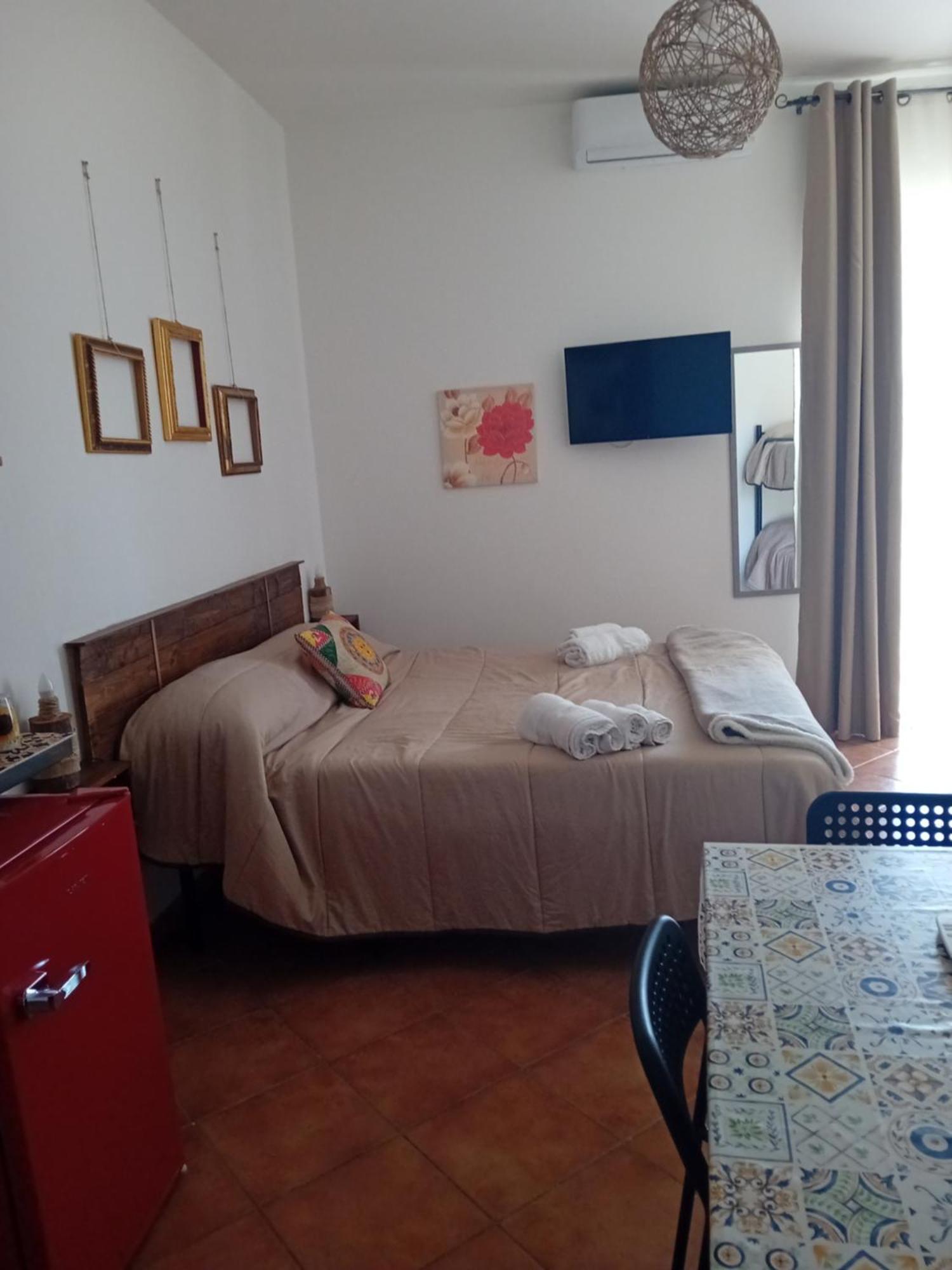 Bed & Breakfast Acquaviva Di Vullo Vincenzo Acquaviva Platani Phòng bức ảnh